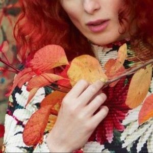 Meet your Posher, Izzi